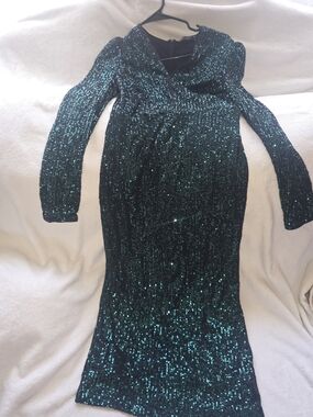 Women's Emerald Sequin Long Sleeve V-Neck Dress